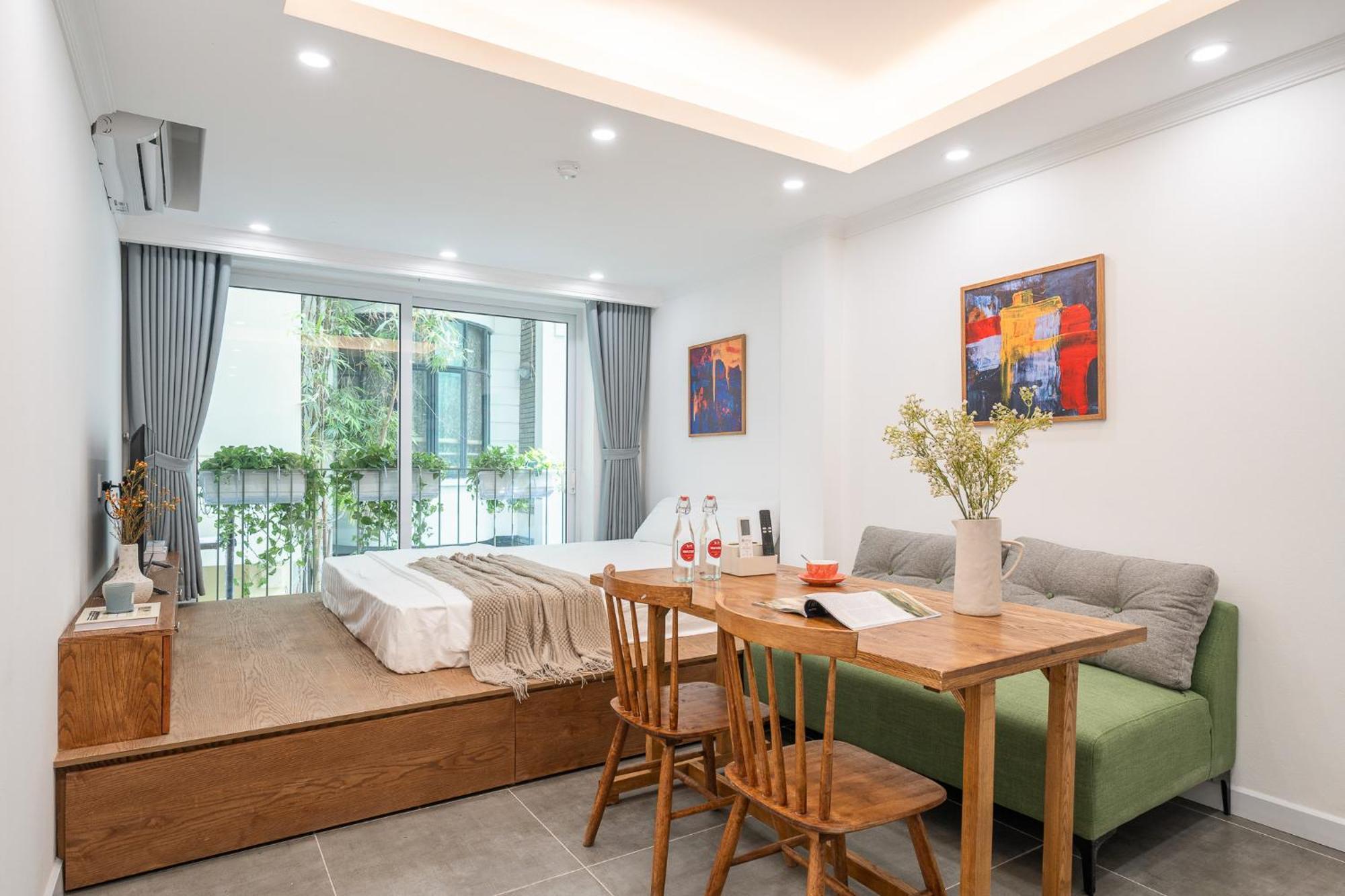 Location/big Group/private With Pool And Kitchen Hanoi